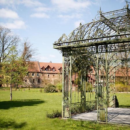 Schlosshotel Weyberhoefe Hoesbach Exterior photo