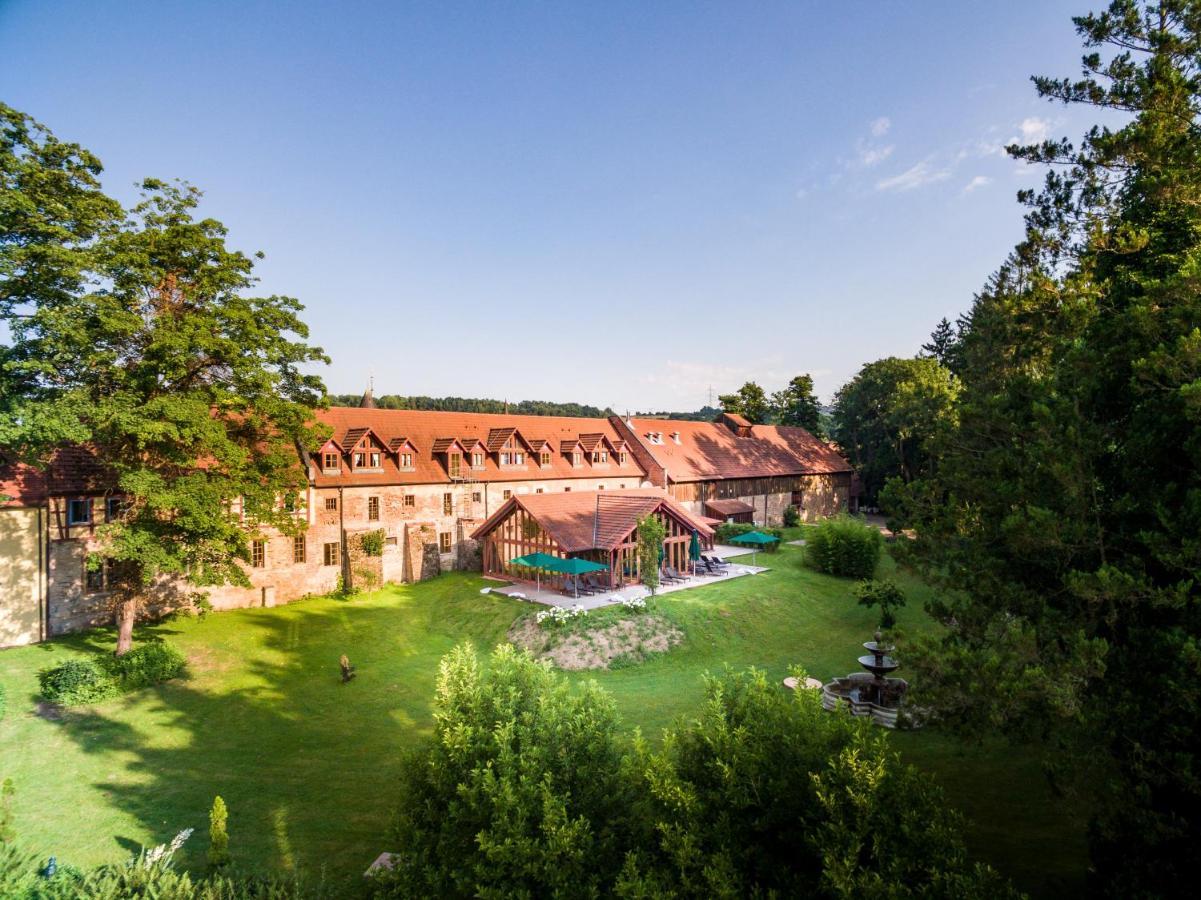 Schlosshotel Weyberhoefe Hoesbach Exterior photo